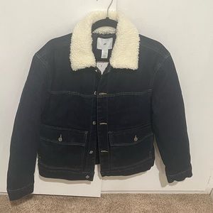 H&M Jean Jacket w Fleece Collar Men’s XS (Fits Women’s S or M)